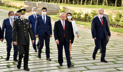 CHP lideri Kılıçdaroğlu'ndan Anıtkabir ziyareti!