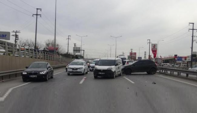 Gebze'de 6 araç birbirine girdi: Yaralılar var